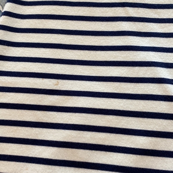 Joe Fresh back and white striped short sleeve shift dress. Small
C - Picture 7 of 7